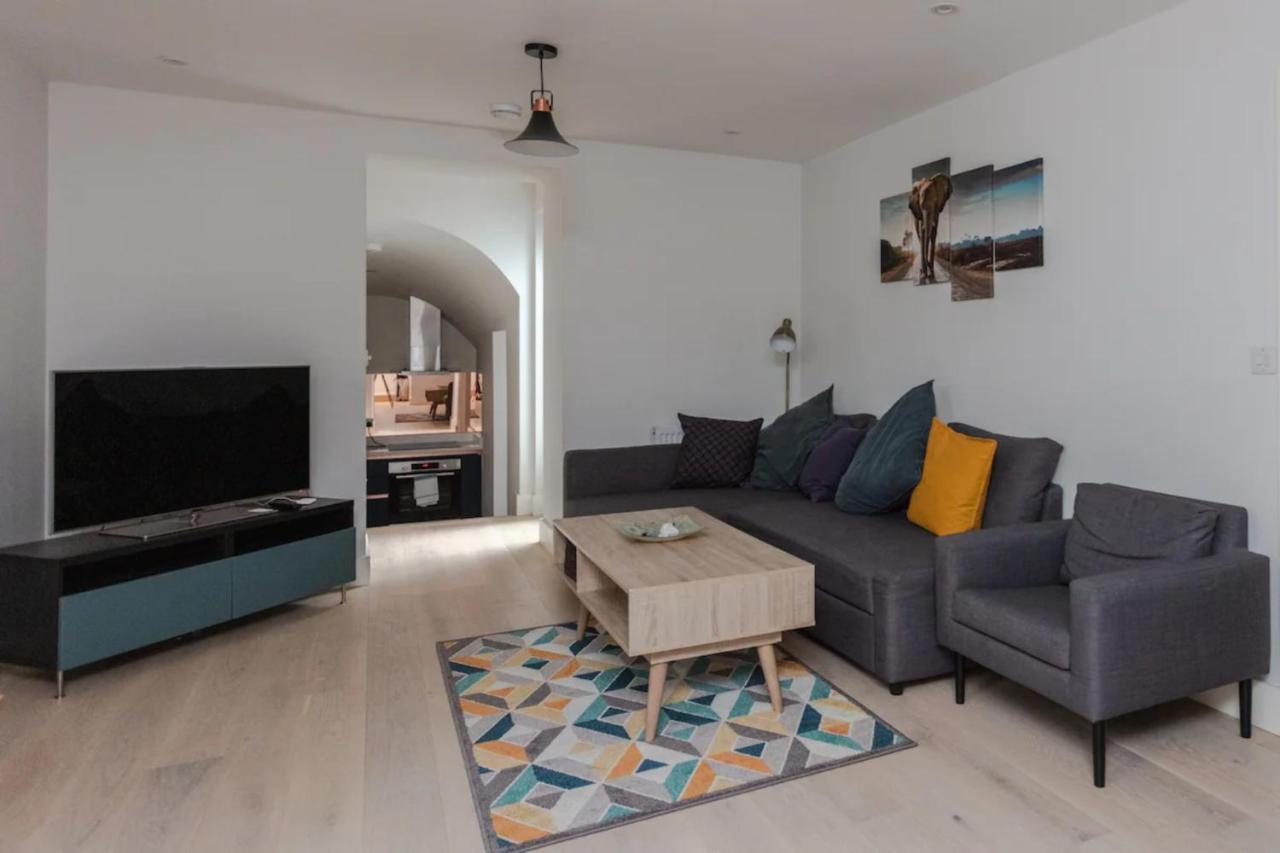 Appartamento Spacious And Modern In Pimlico Londra